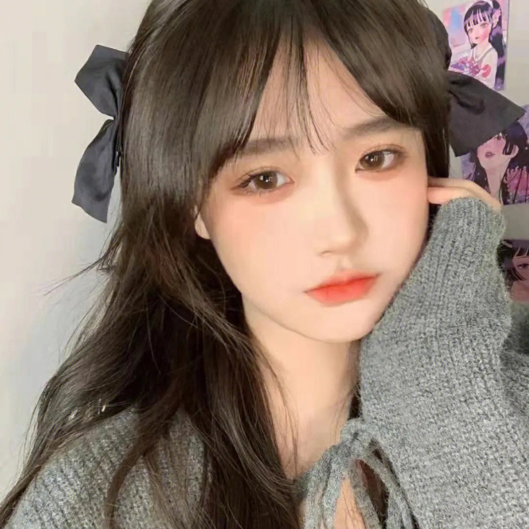 玉簪斜挽云鬓碎